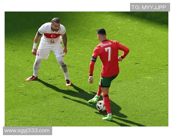 球迷互动挑战猜猜这是哪位世界著名足球球星