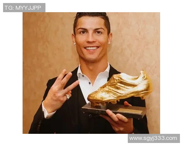 新秀足球球星崭露头角 展现未来足球的无限潜力与光辉